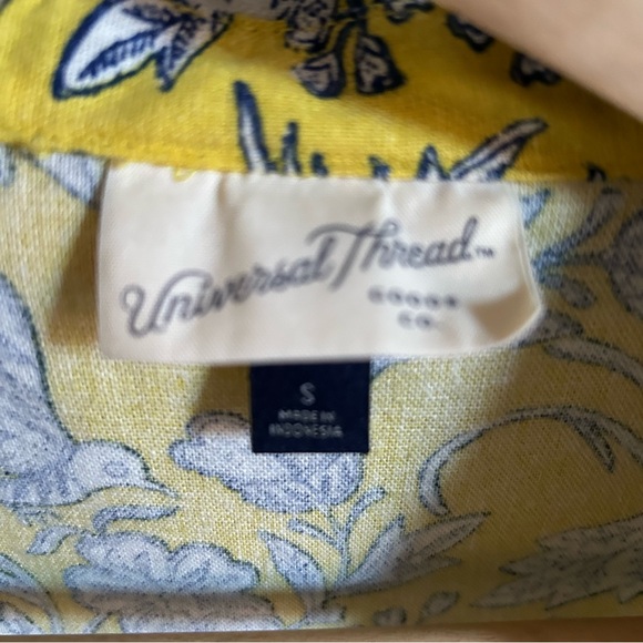 Universal Thread Top Shirt - Picture 4 of 4